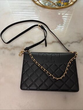 Tory Burch Savannah large Black Quilted Crossbody Bag with Gold Chain